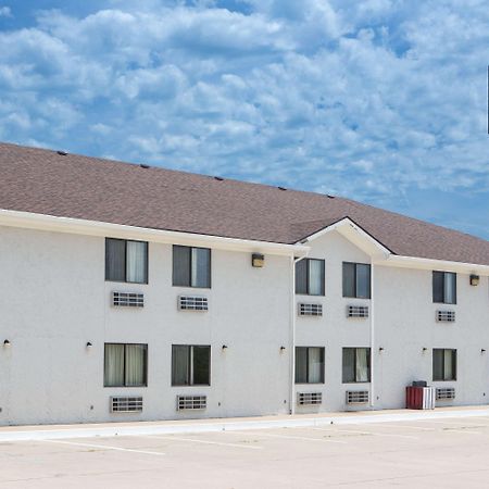 Super 8 By Wyndham Boonville Esterno foto