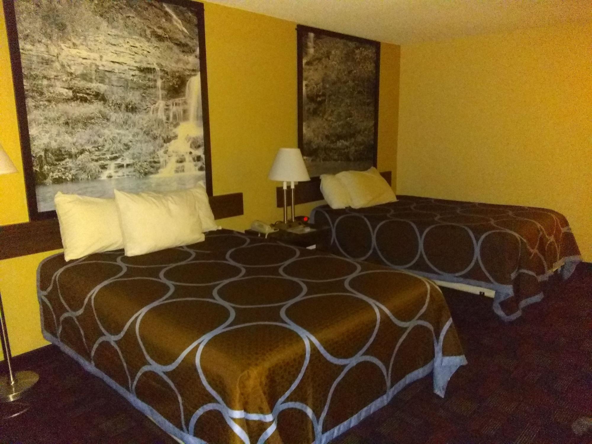 Super 8 By Wyndham Boonville Esterno foto